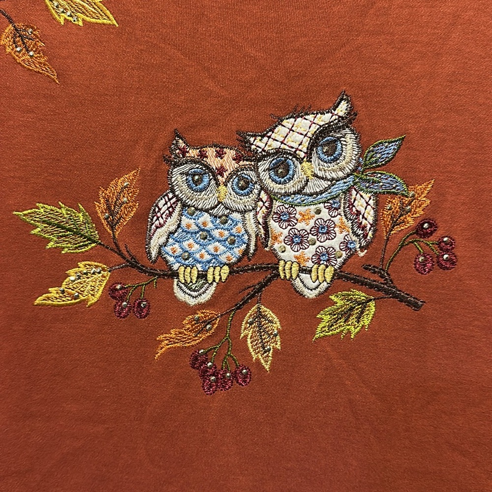 Embroidered Owl and Leaves shirt size L burnt orange embroidered